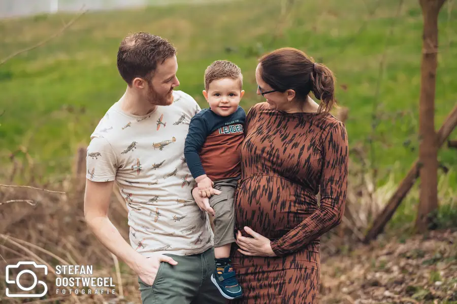 Voorbeeld van zwangerschap en newborn fotografie door Stefan Oostwegel Fotografie